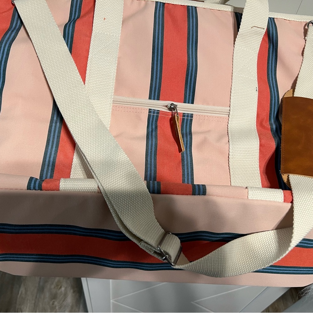 BUSINESS & PLEASURE CO.
COOLER TOTE BAG - Picture 6 of 8